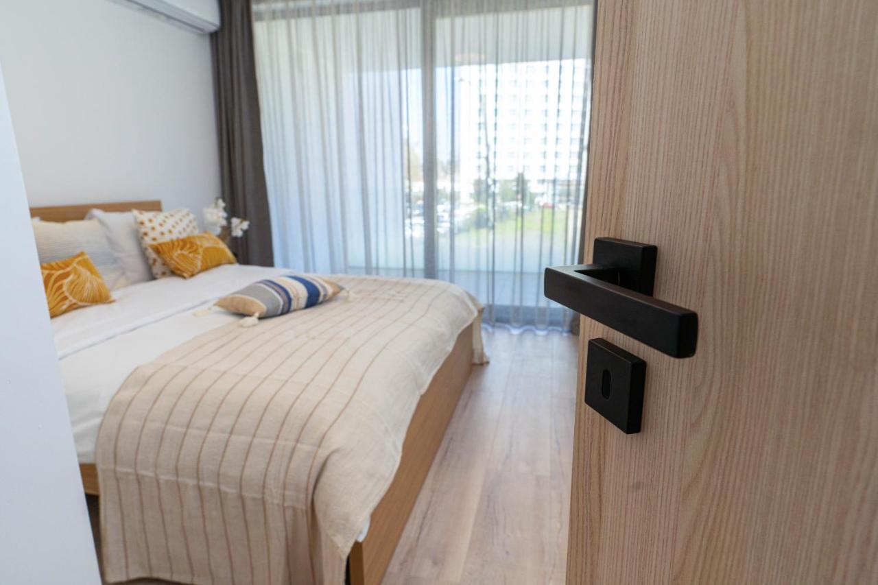 Hotel de apartamente Amaris Apart-hotel, Situat Pe Faleza Din Nord, La 2 Pasi De Plaja, Complet Utilate Eforie Nord