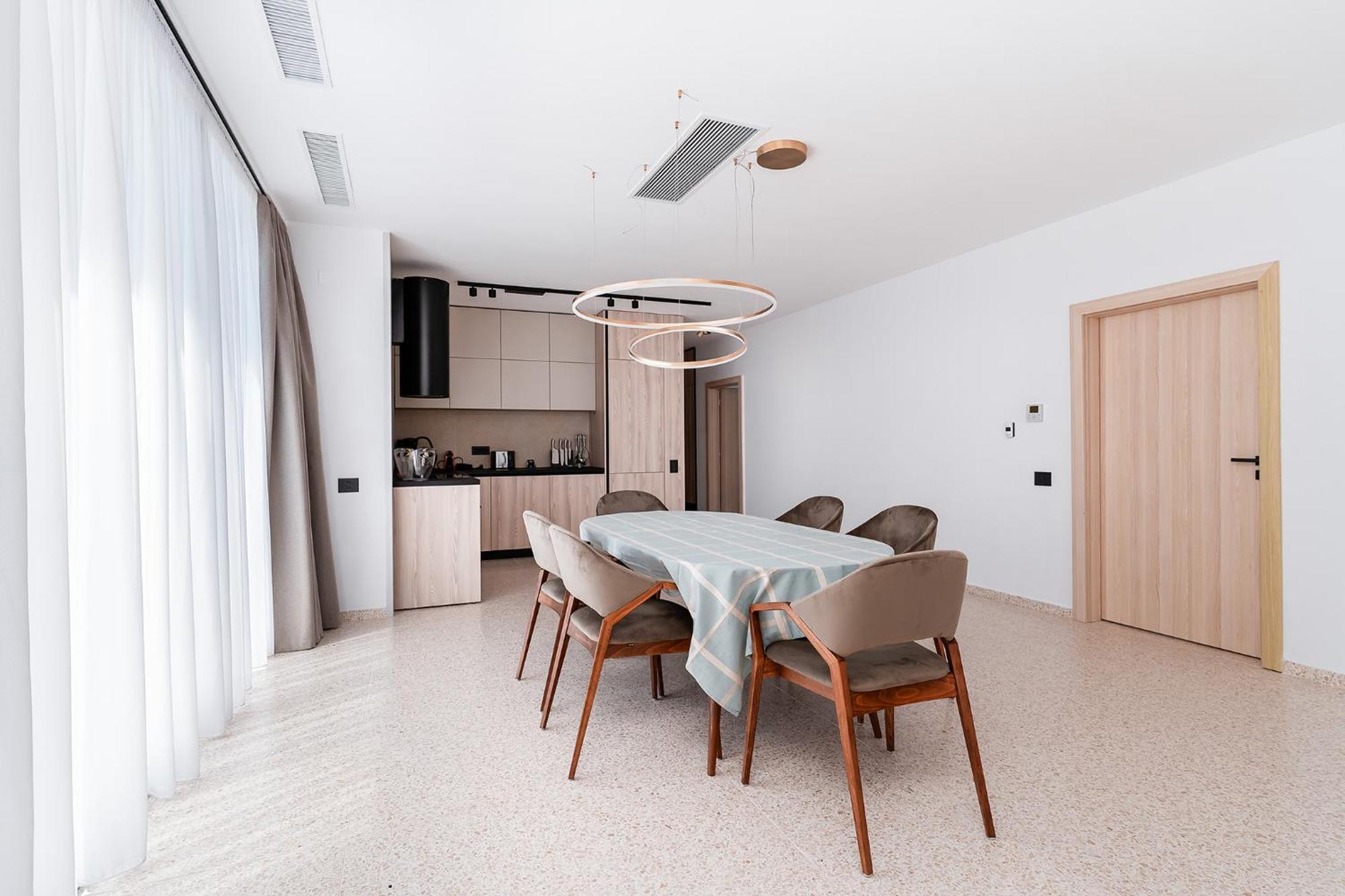 Hotel de apartamente Amaris Apart-hotel, Situat Pe Faleza Din Nord, La 2 Pasi De Plaja, Complet Utilate Eforie Nord